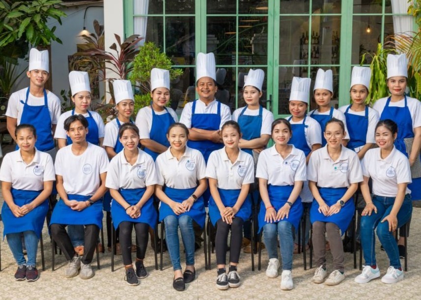 Jomno restaurant team